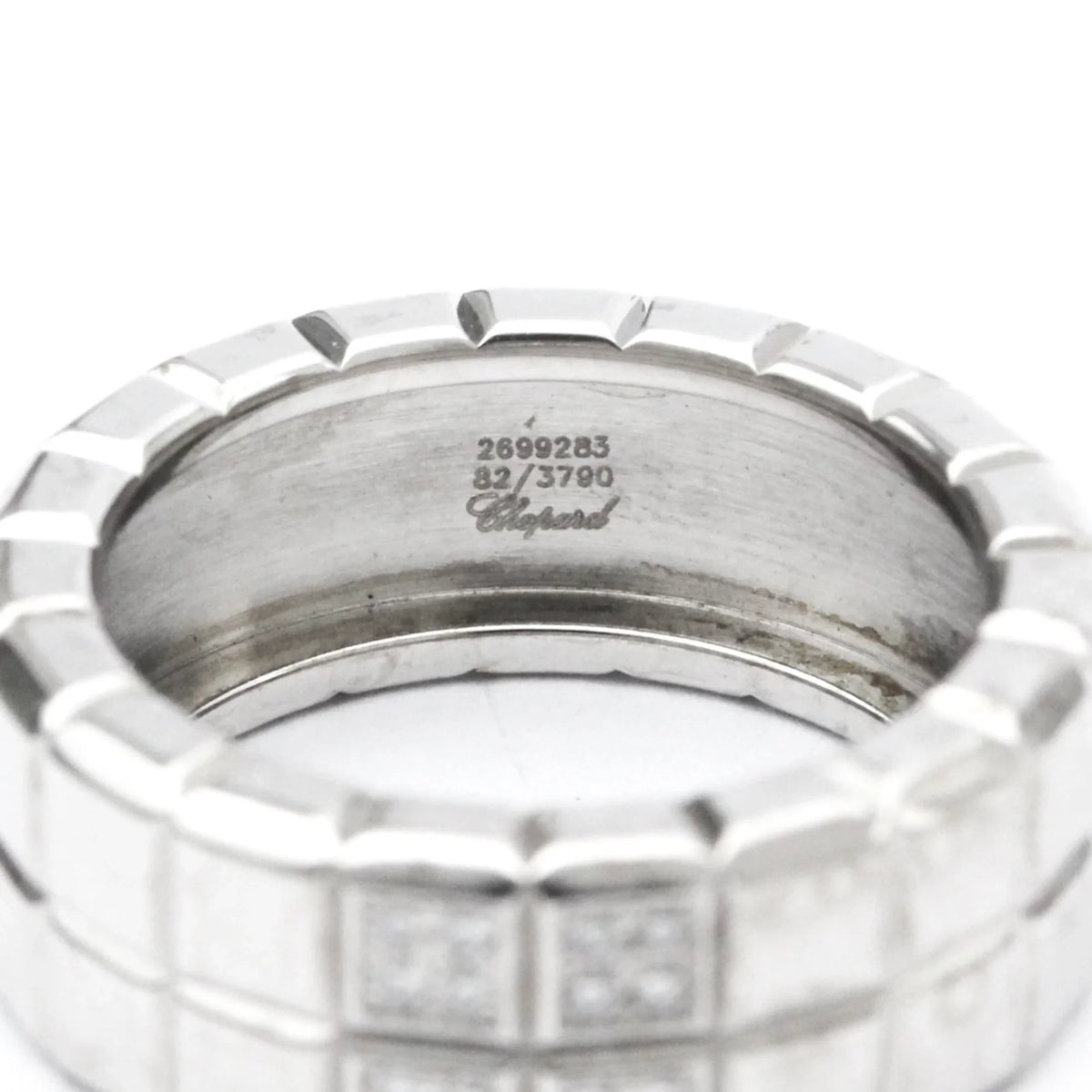 Pre-Owned Chopard Ice Cube 82/3790 Ivory Gold (18K) Fashion Diamond Band Ring (Good)